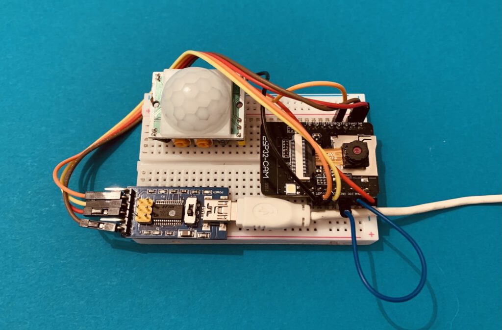 Photo trap with ESP32-CAM and Telegram