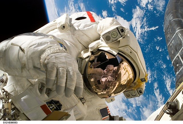 Astronaut im Weltraum